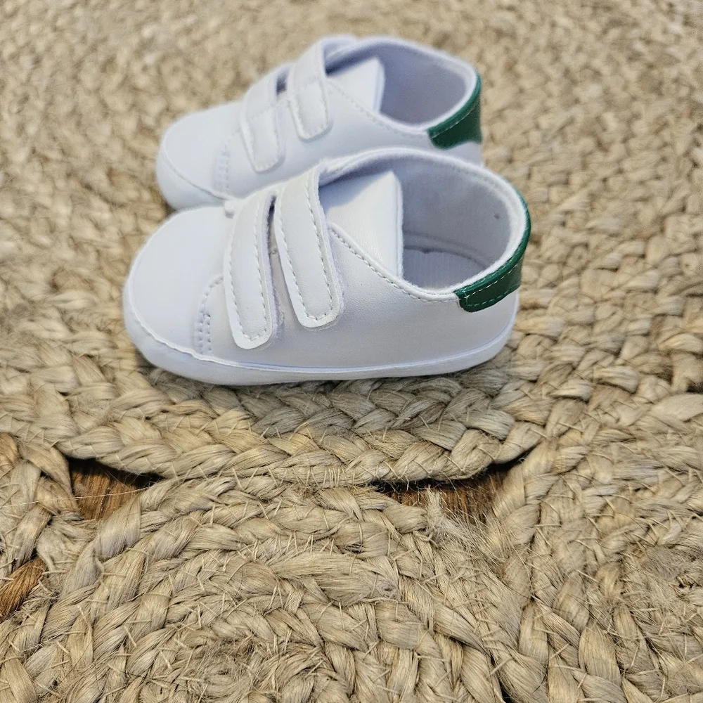 Stylish Kids Shoes Set - White and Brown 3 Pair Size 2 Infant (11)